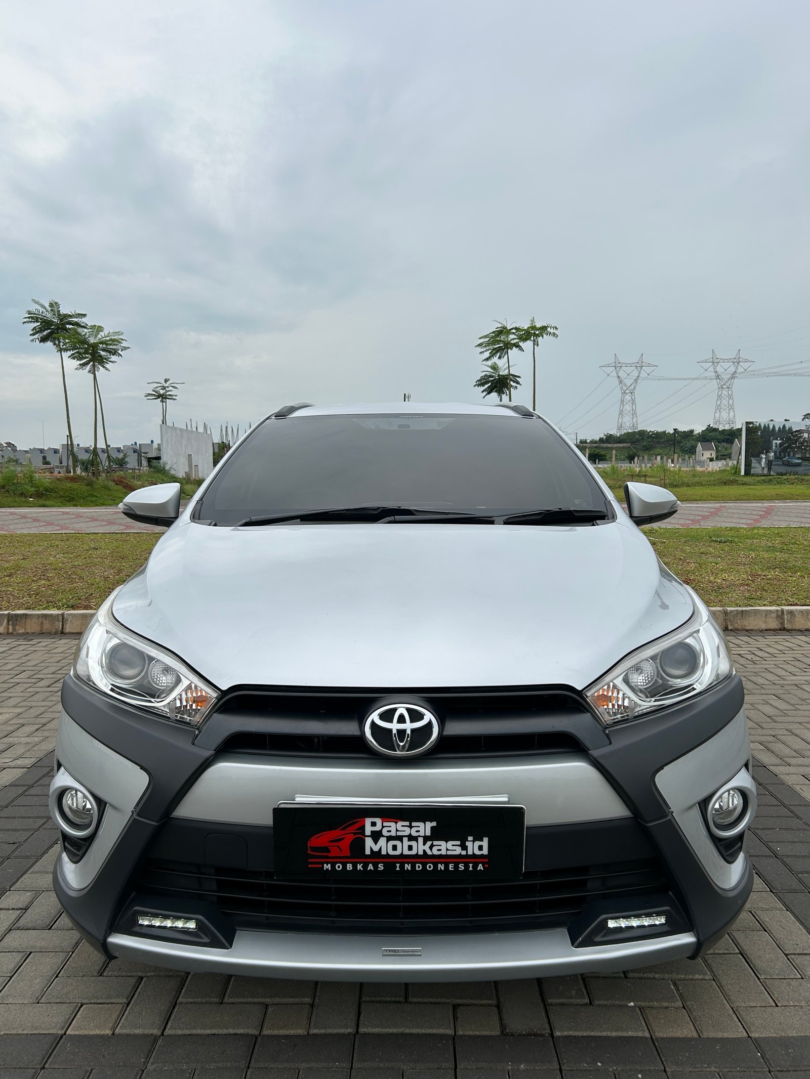 TOYOTA YARIS HEYKERS