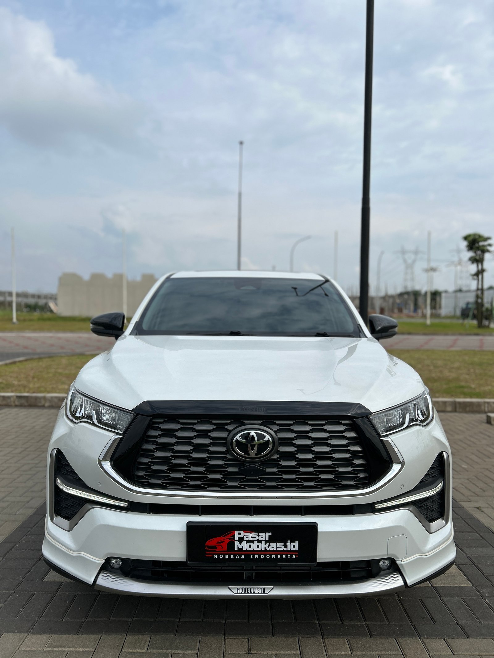 TOYOTA ZENYX Q MODELISTA HV