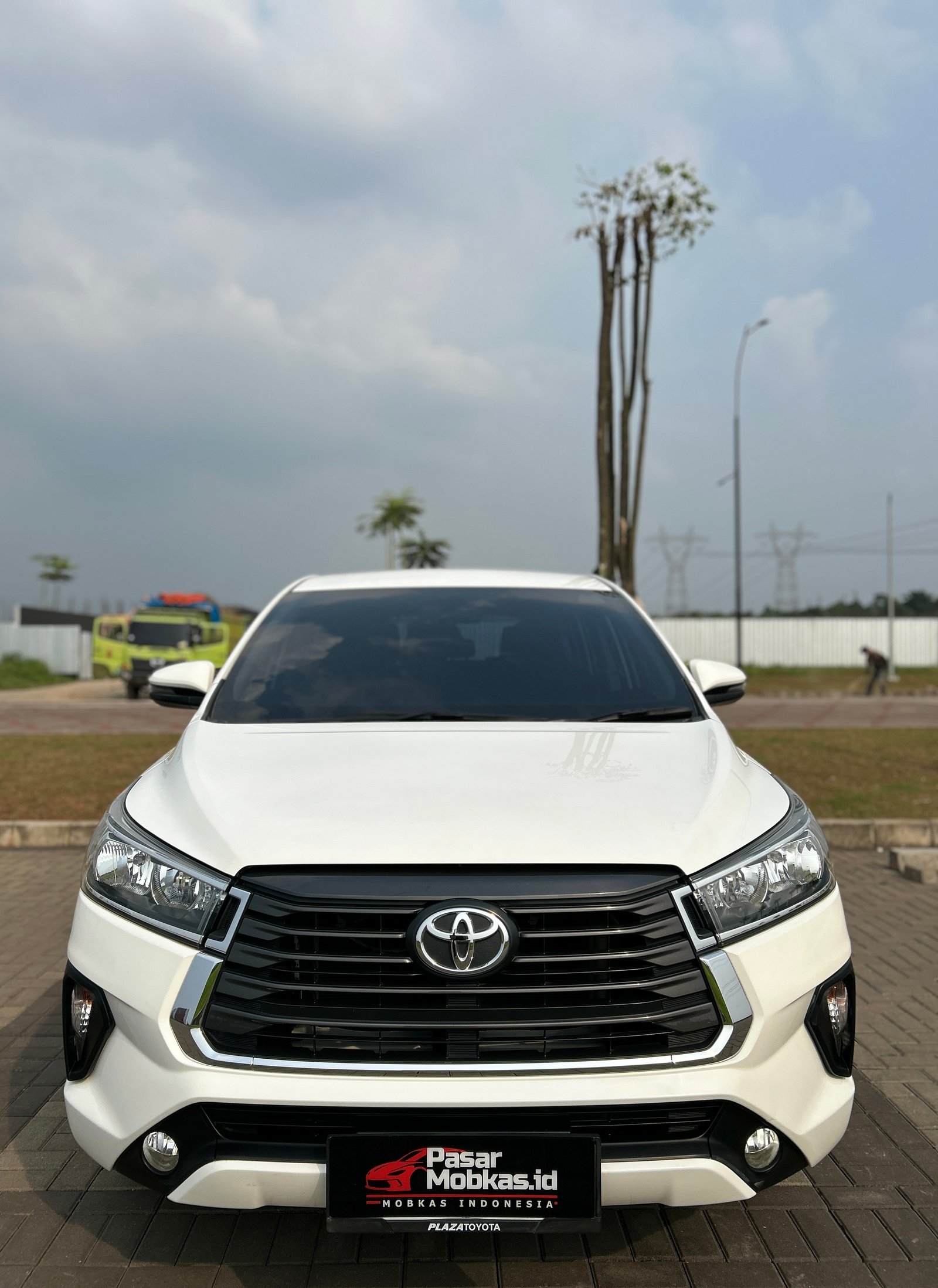TOYOTA INNOVA G